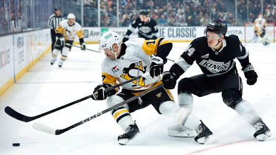 Penguins pound Kings in pinnacle performance taken Los Angeles. Photo by GETTY