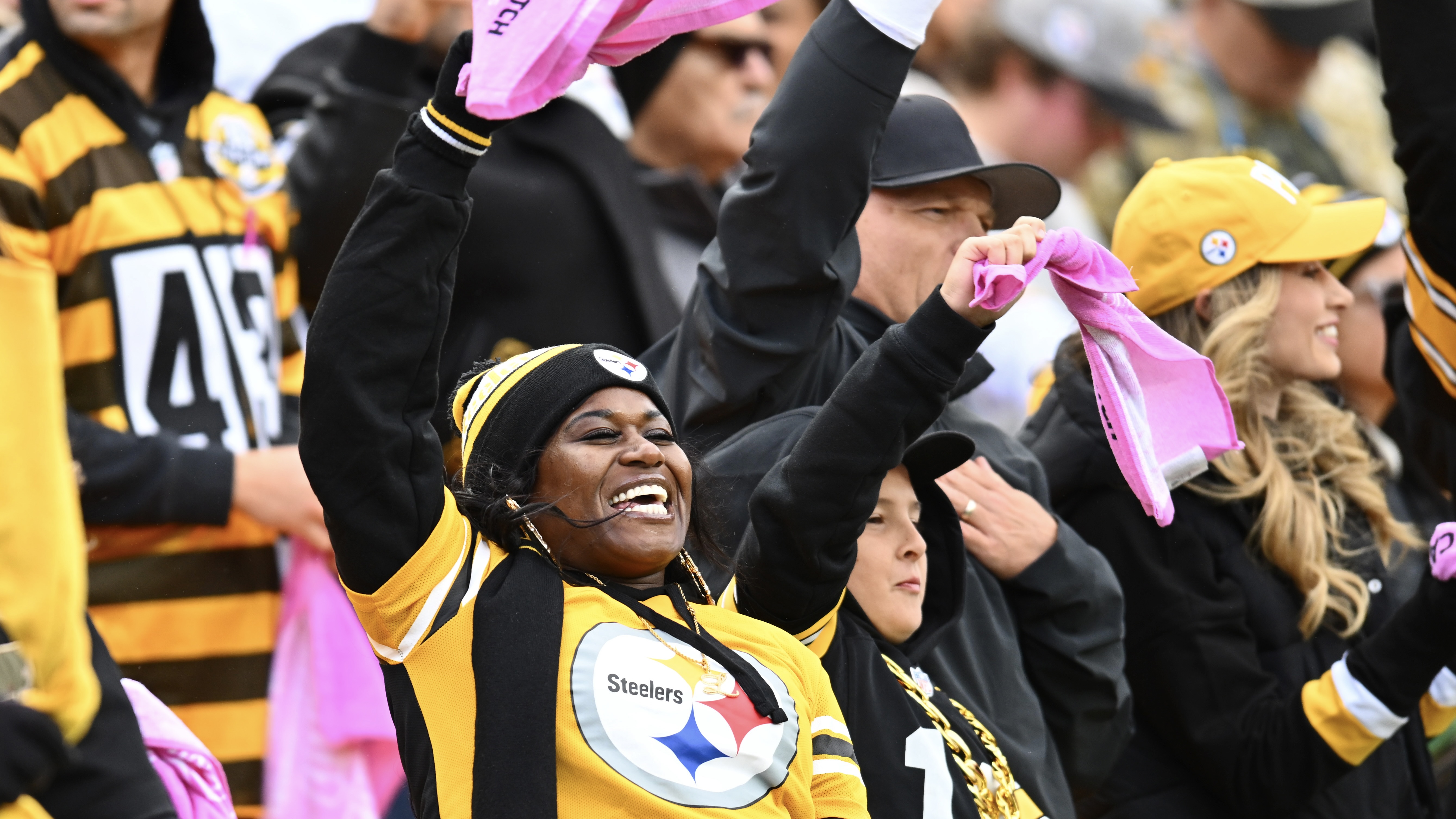 Anthony McFarland Signed Pittsburgh Steelers Breast Cancer Jersey