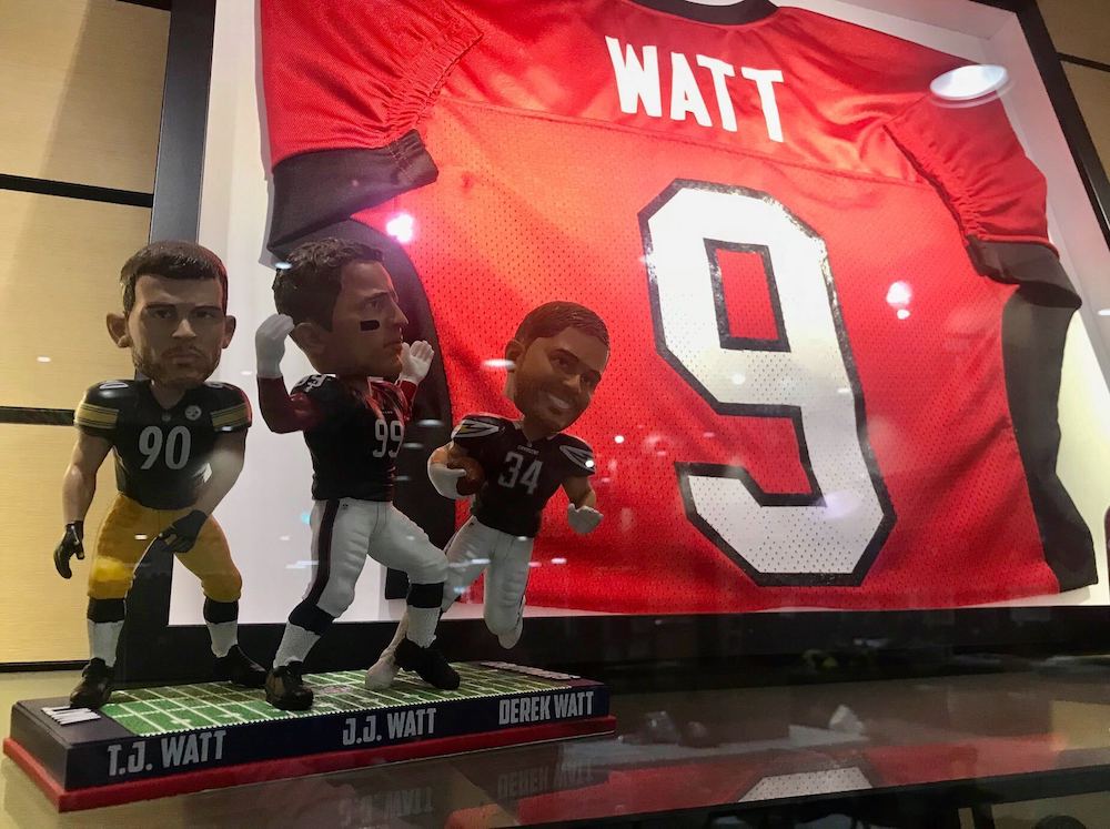 Pewaukee High School retires T.J and Derek Watt's jerseys, Sports