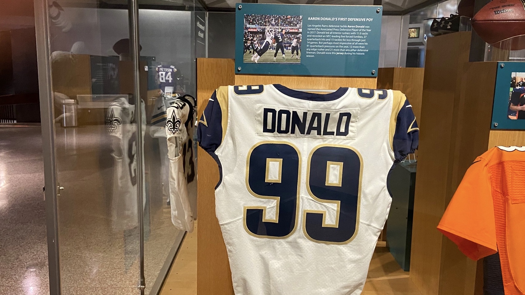 Super Bowl 2022: Aaron Donald points to ring finger after game