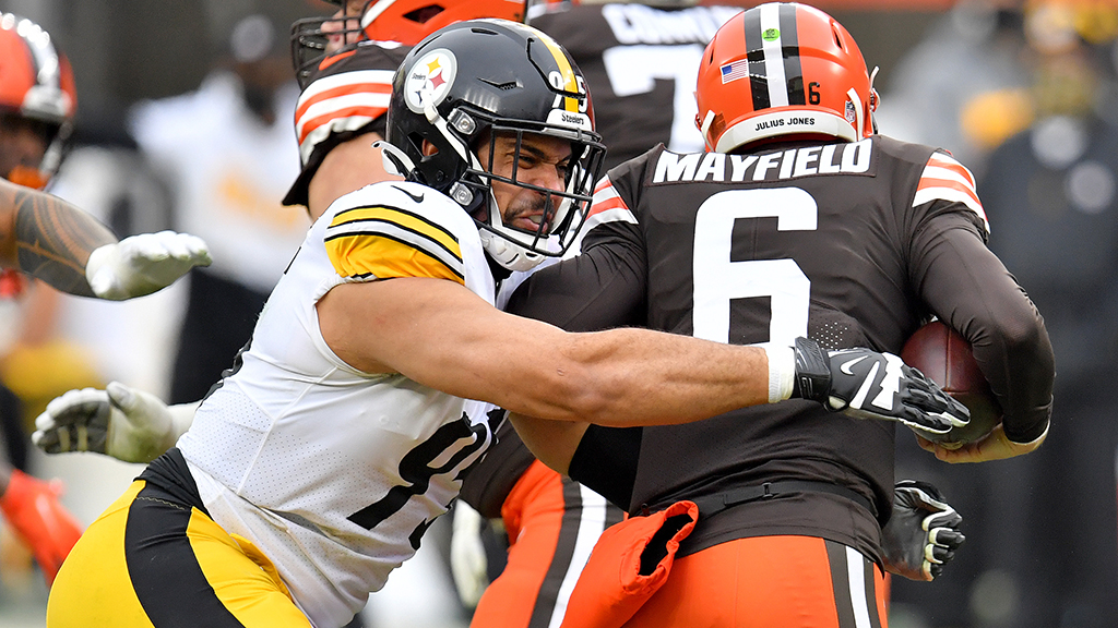 Browns stun Steelers early, hold on for 48-37 playoff victory