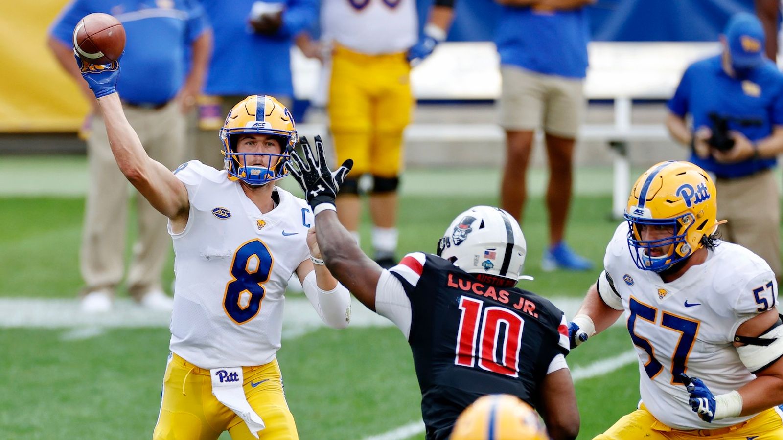 In first career start, Pitt quarterback Kenny Pickett delivers in