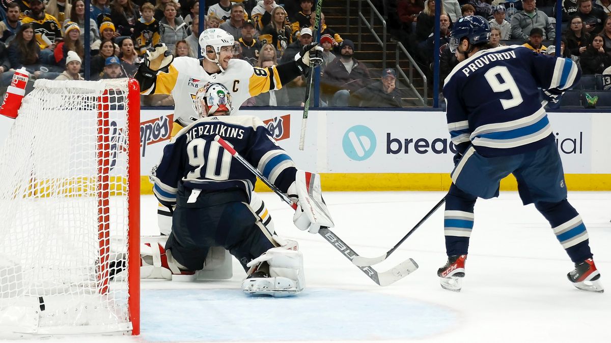 Sidney Crosby scores the eventual winning goal in the third period Tuesday night in Columbus, Ohio.