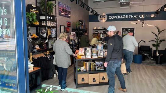 Site Stuff: And with this beautiful day, our 2.0 phase is up and running! taken in Downtown (Site Stuff)