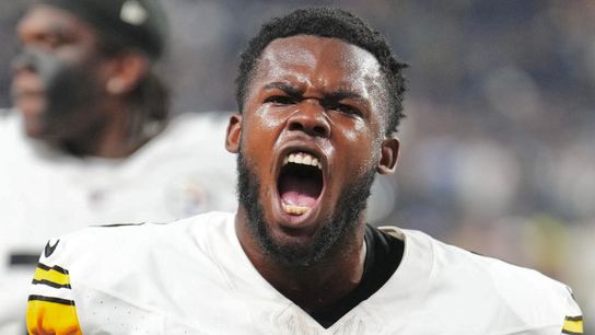 Pressley Harvin celebrates his 56-yard punt with 12 seconds left Sunday night in Las Vegas.