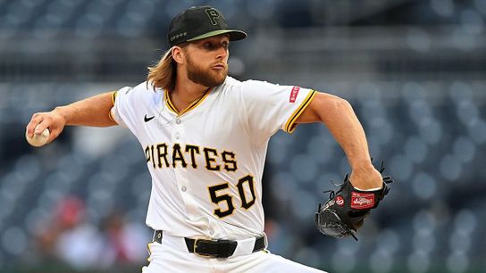Mound Visit: Mlodzinski, Harrington 'reset' bullpen taken NORTH SHORE. Photo by JOE SARGENT / GETTY