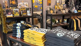 Visit us! taken in Downtown (HQ-SHOP). Photo by DEJAN KOVACEVIC / DKPS