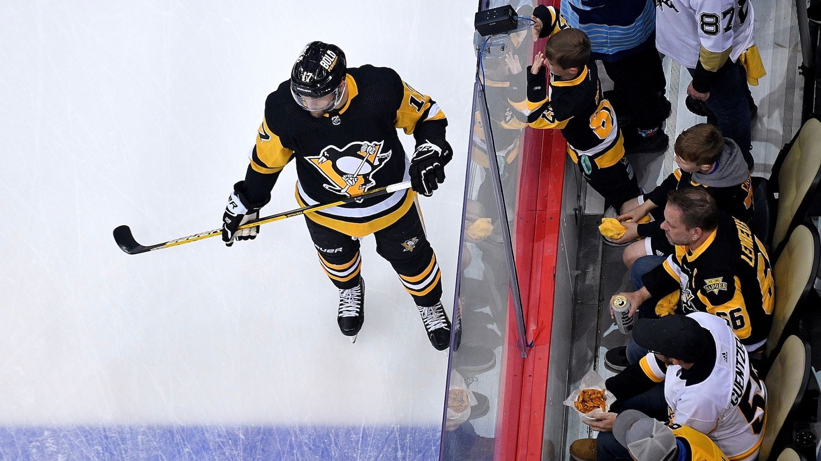 Pittsburgh Penguins Extend Bryan Rust