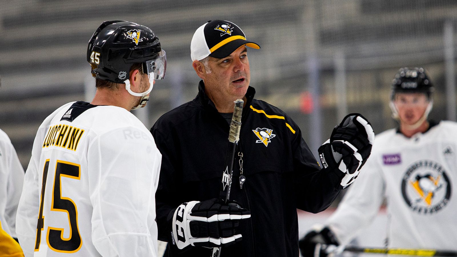 Penguins re-sign assistant coach Mike Vellucci to two-year extension