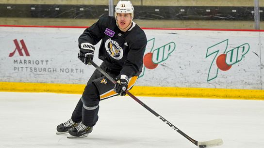 Practice report: Malkin taking 'limited contact,' getting closer taken in Cranberry, Pa. (Penguins)