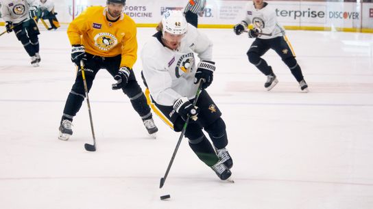 Practice report: Kapanen elevated to top line with Guentzel injured taken in Cranberry, Pa. (Penguins)