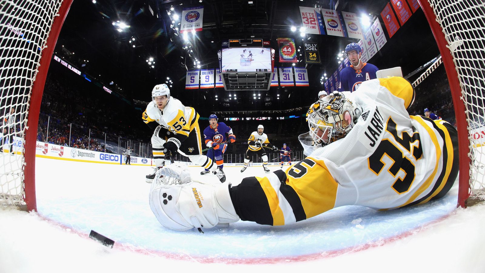 Watch: Penguins' Brandon Tanev calls Isles' Cal Clutterbuck a