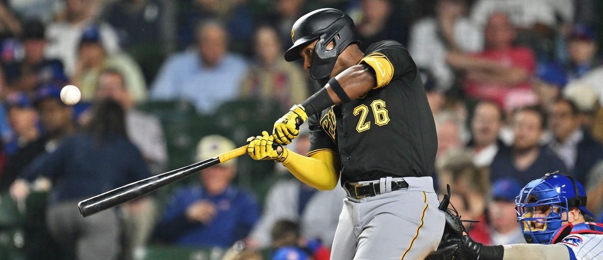 Miguel Andújar picks up a fifth inning RBI single Thursday at Wrigley Field.