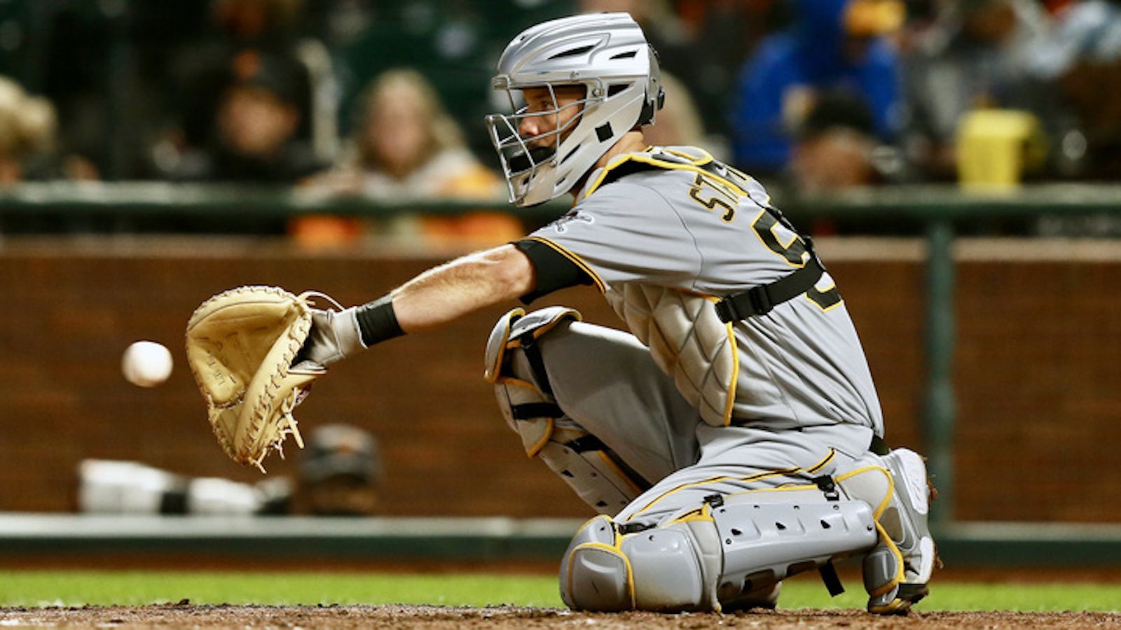 Pirates catcher Jacob Stallings wins first Gold Glove