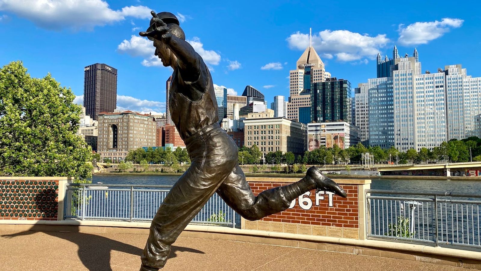 Pirates statues at PNC Park history