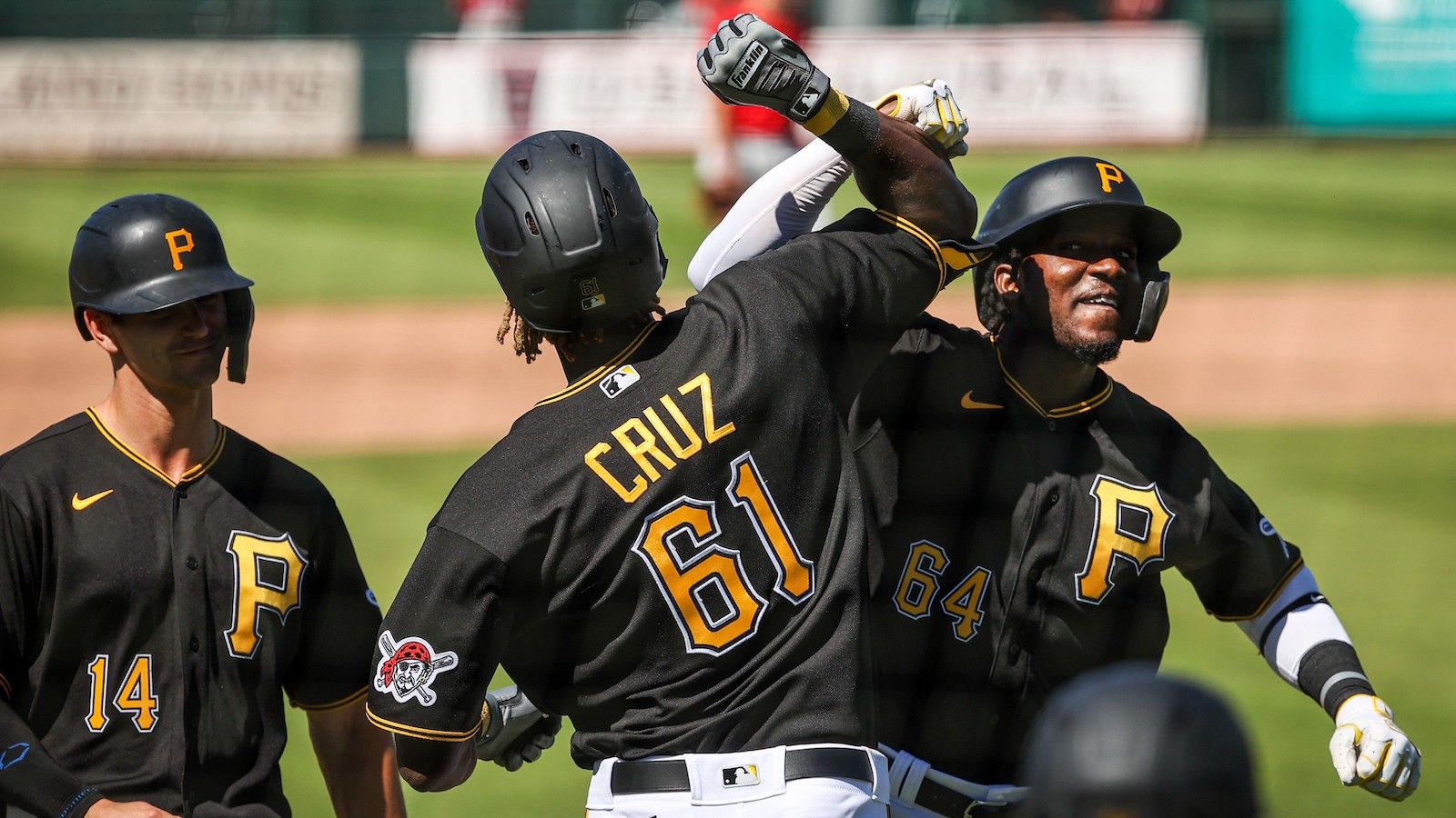 Pittsburgh Pirates Oneil Cruz (15) bats during a spring training