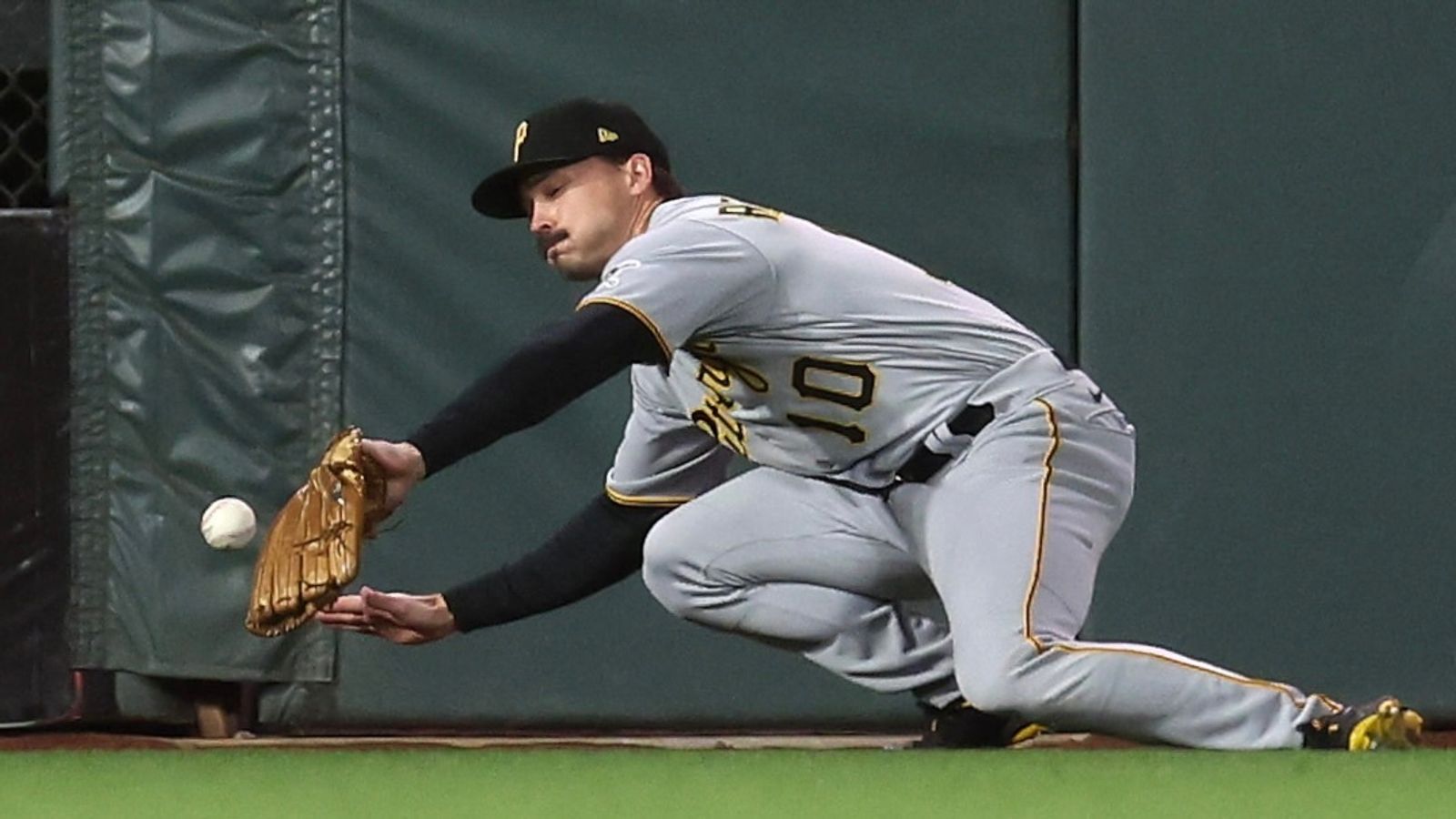 Pittsburgh Pirates: Examining Why Bryan Reynolds is Struggling