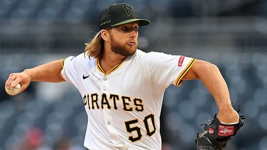 Mound visit: Mlodzinski, Harrington hit 'reset' for bullpen taken NORTH SHORE. Photo by JOE SARGENT / GETTY