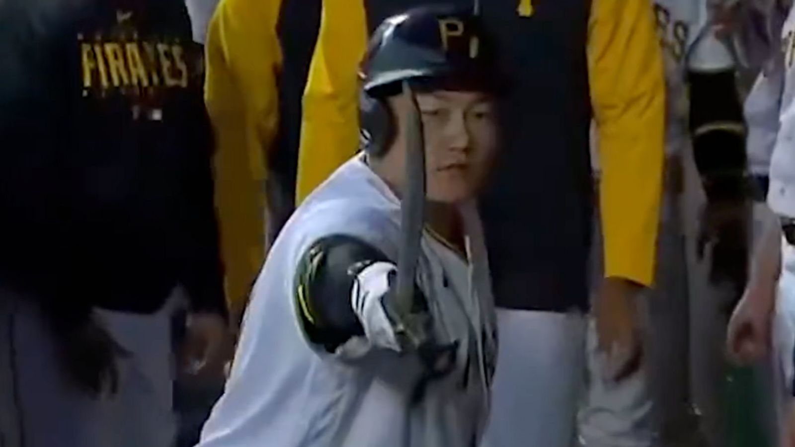 Whether it's swinging a bat or a sword, Pirates DH Ji-Man Choi