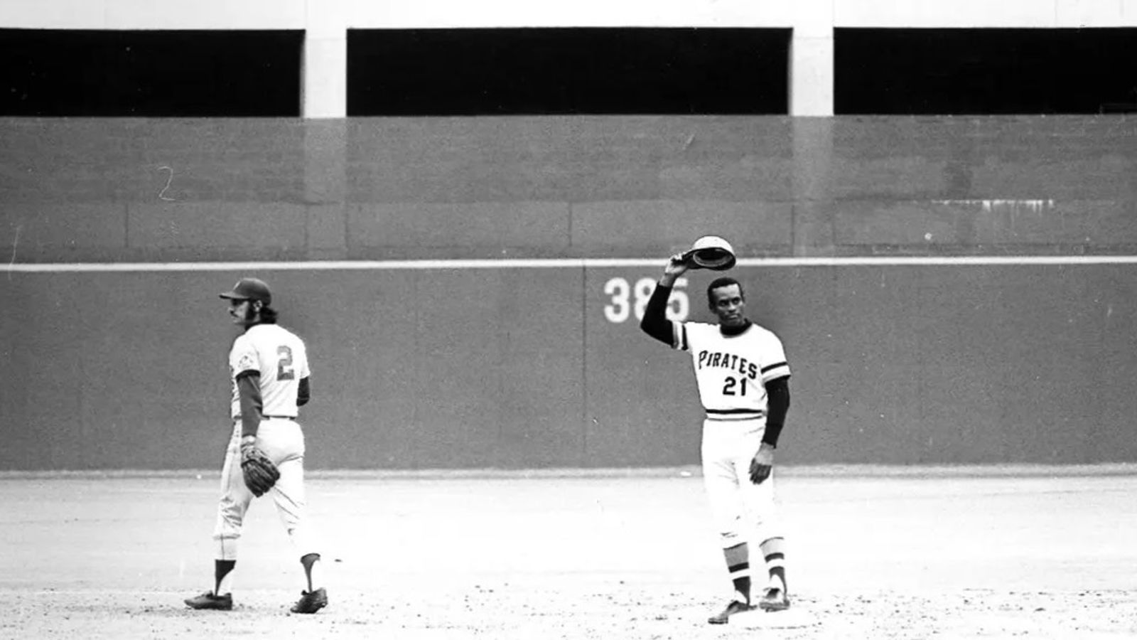 Sept. 30, 1972 – Roberto Clemente becomes the 11th major leaguer
