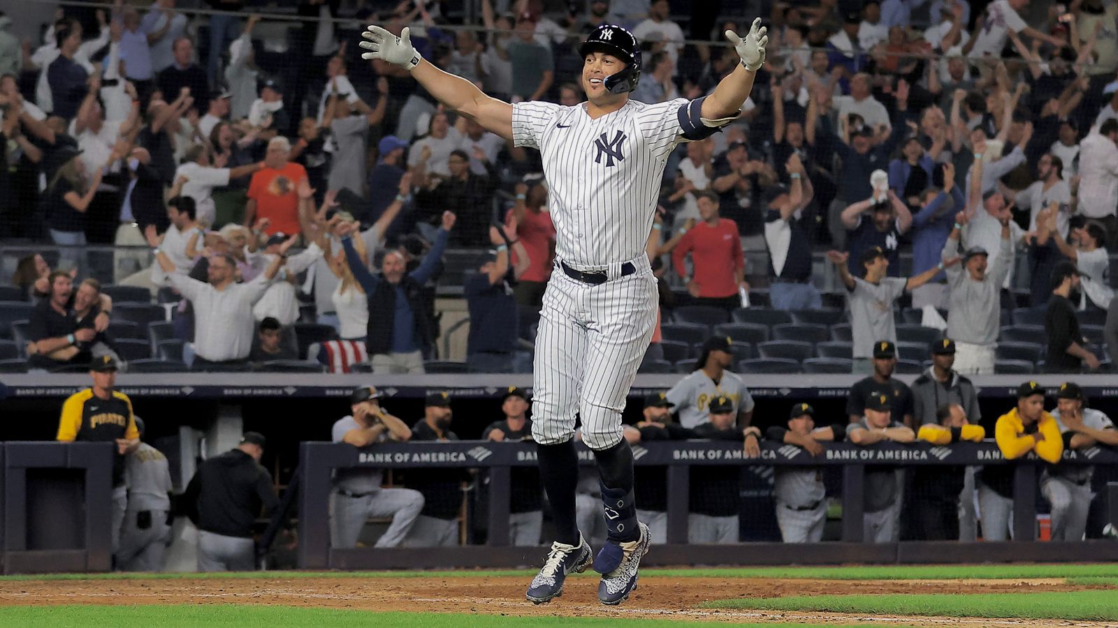 Watch Oswaldo Cabrera hit his first Yankees Grand Slam vs. the Pirates