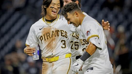 Gonzales rewards Pirates with walkoff to cap comeback against Giants taken at PNC Park (Pirates)