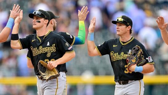 Reynolds adds insurance with a 'good, true homer' taken Denver