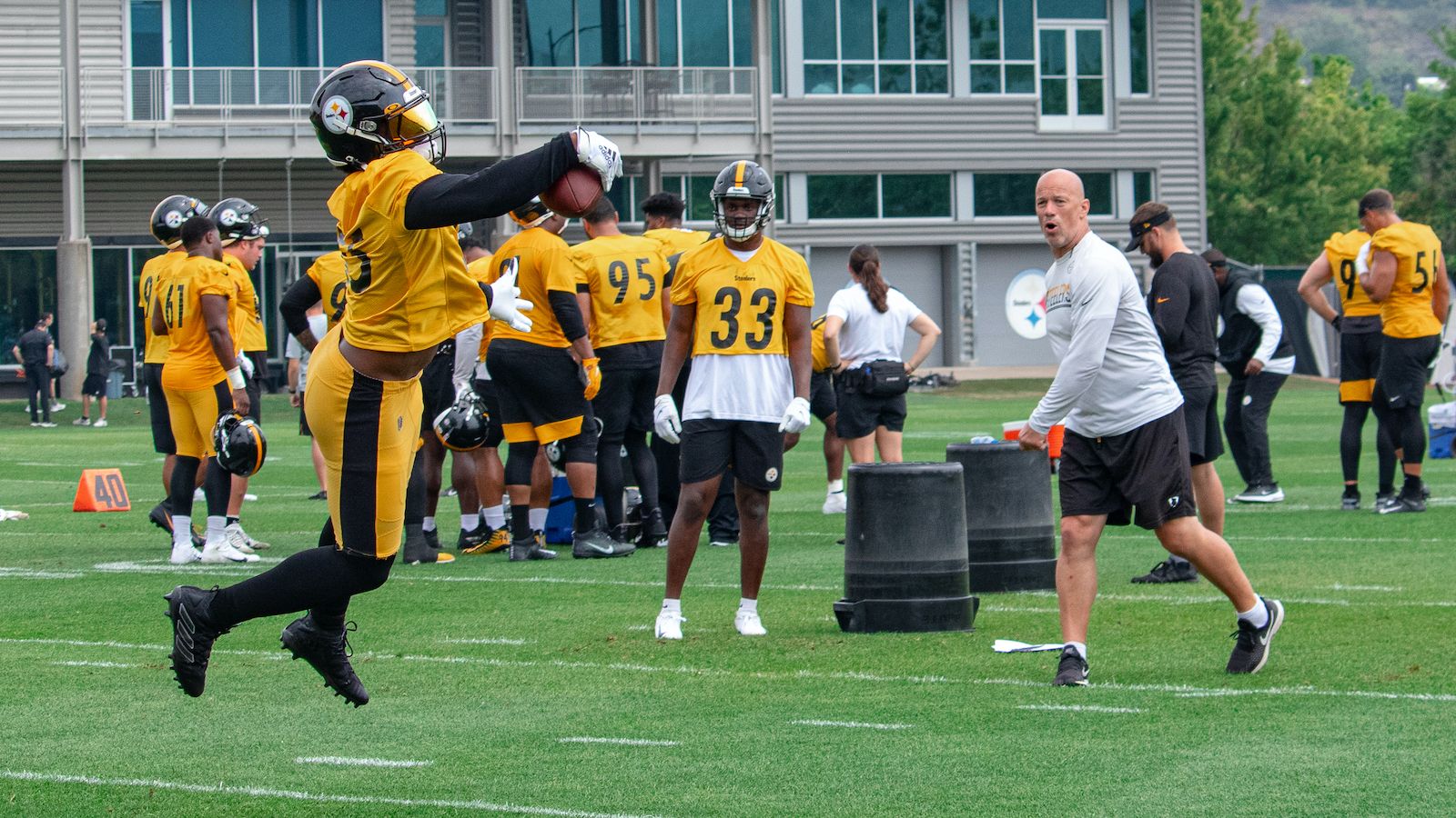 Ben Roethlisberger Sees Kendrick Green Moving to Guard