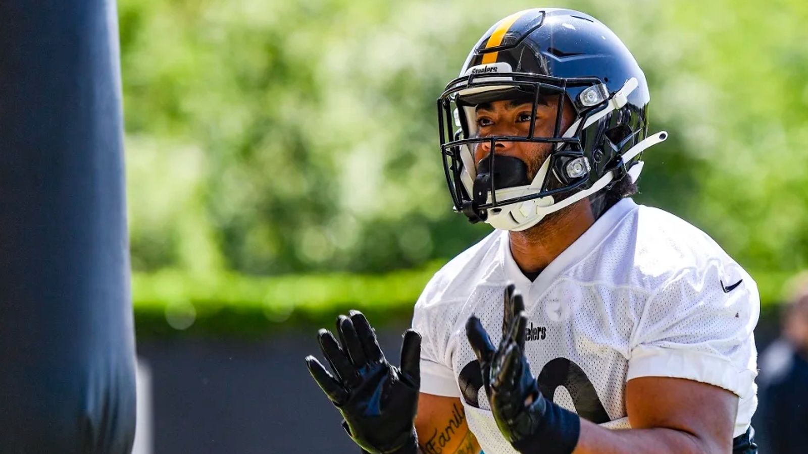 Jaylen Warren of the Pittsburgh Steelers runs the ball while