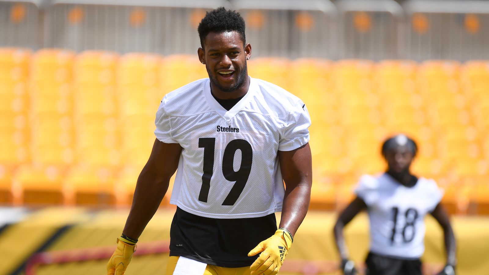 JuJu Smith-Schuster sticking with Pittsburgh Steelers in 2021