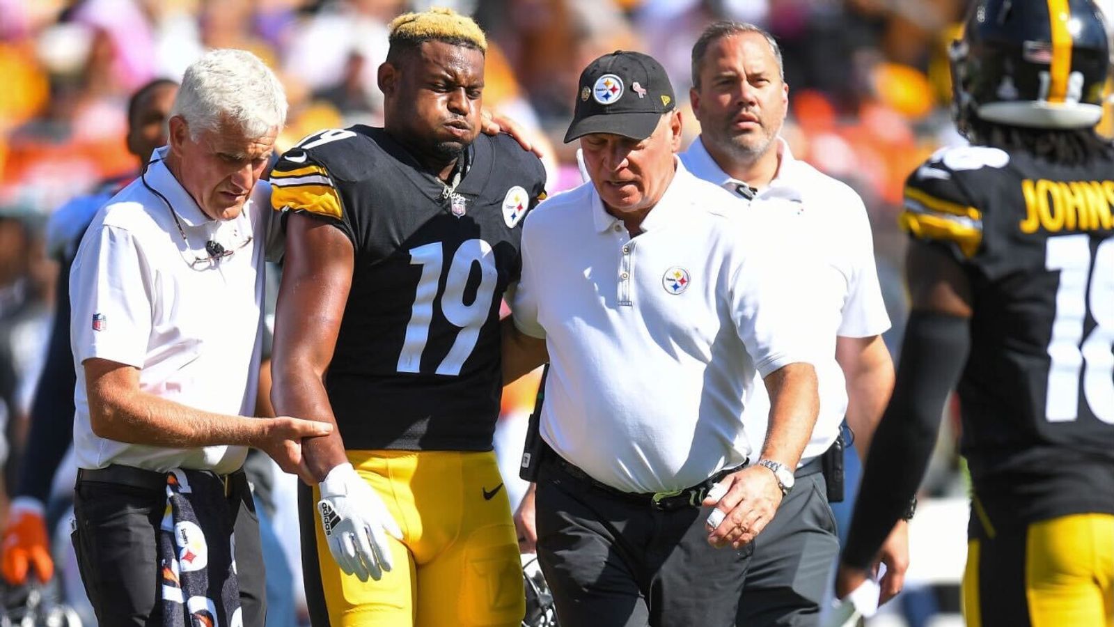 JuJu Smith-Schuster SCARY INJURY after taking big hit 