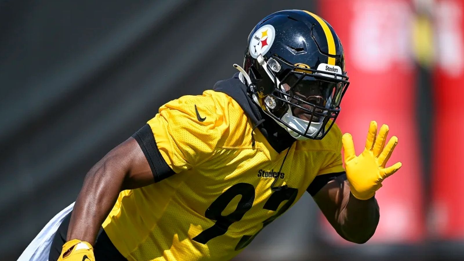 Steelers inside linebacker Mark Robinson making the most of his opportunity  this spring