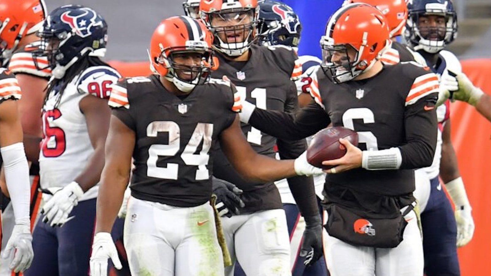 Nick Chubb thrilled for D'Ernest Johnson, hoping to join him Sunday