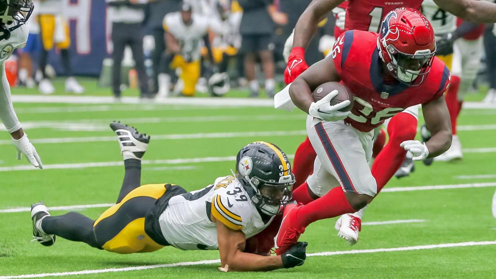 Steelers get dominated by Texans, 30-6