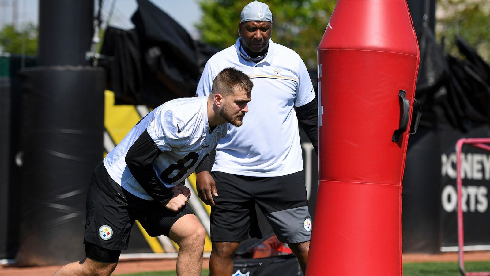 Muuuth! Steelers TE Pat Freiermuth forging his own path