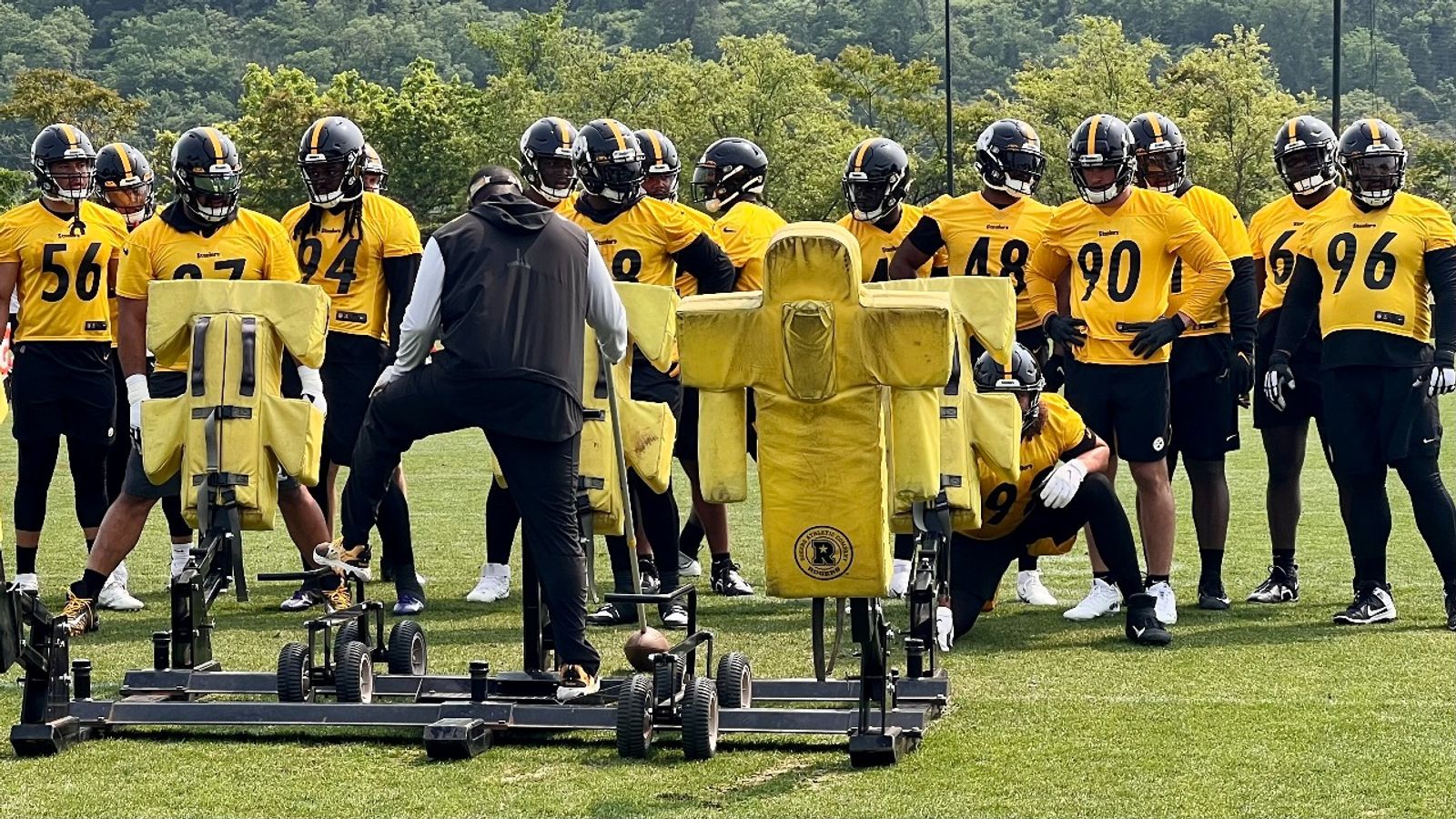 Alex Highsmith, Elandon Roberts, Joey Porter Jr. on defense