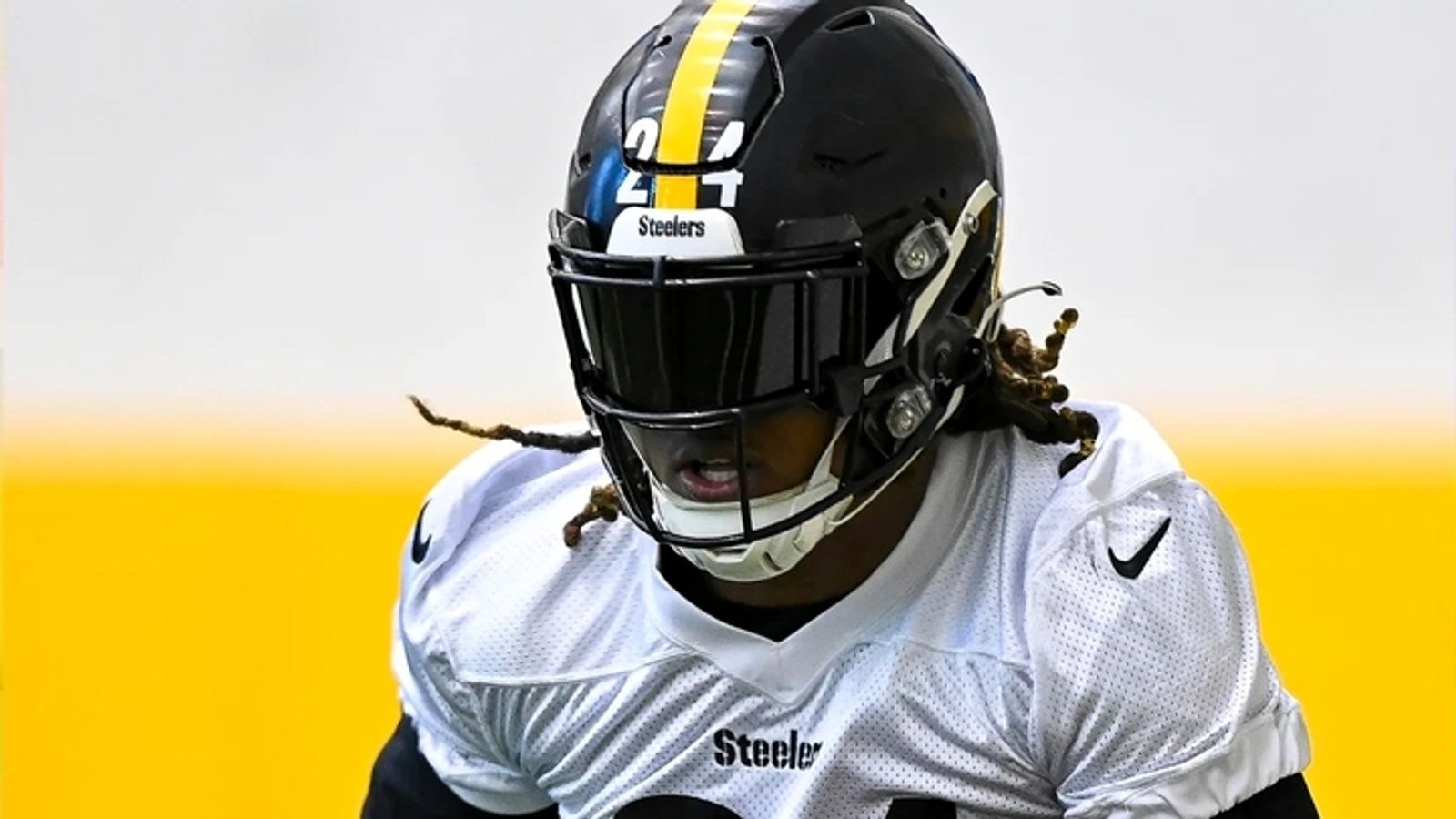 Steelers' Foster back at practice