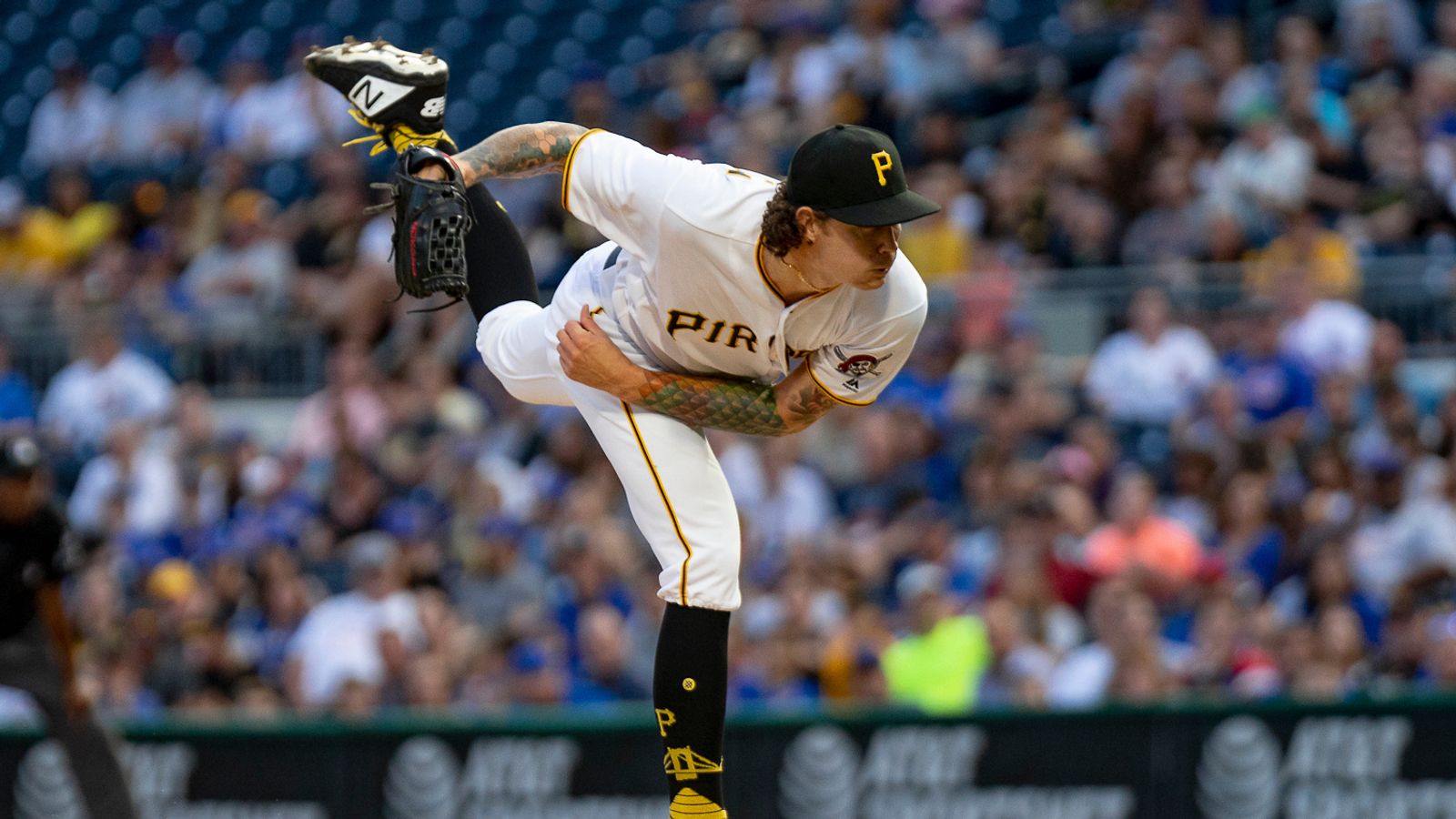 Pirates seek to bolster lefty relief depth