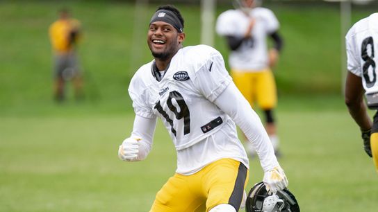 Carter's Classroom: JuJu vs. Browns' Ward next big thing ☕ taken at Rooney Complex (Steelers)