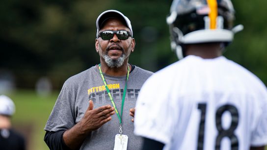 Darryl Drake, Steelers' receivers coach, dies taken in Latrobe, Pa. (Steelers)