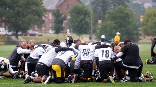 Tomlin, Steelers dealing with grief over Drake taken in Latrobe, Pa. (Steelers)