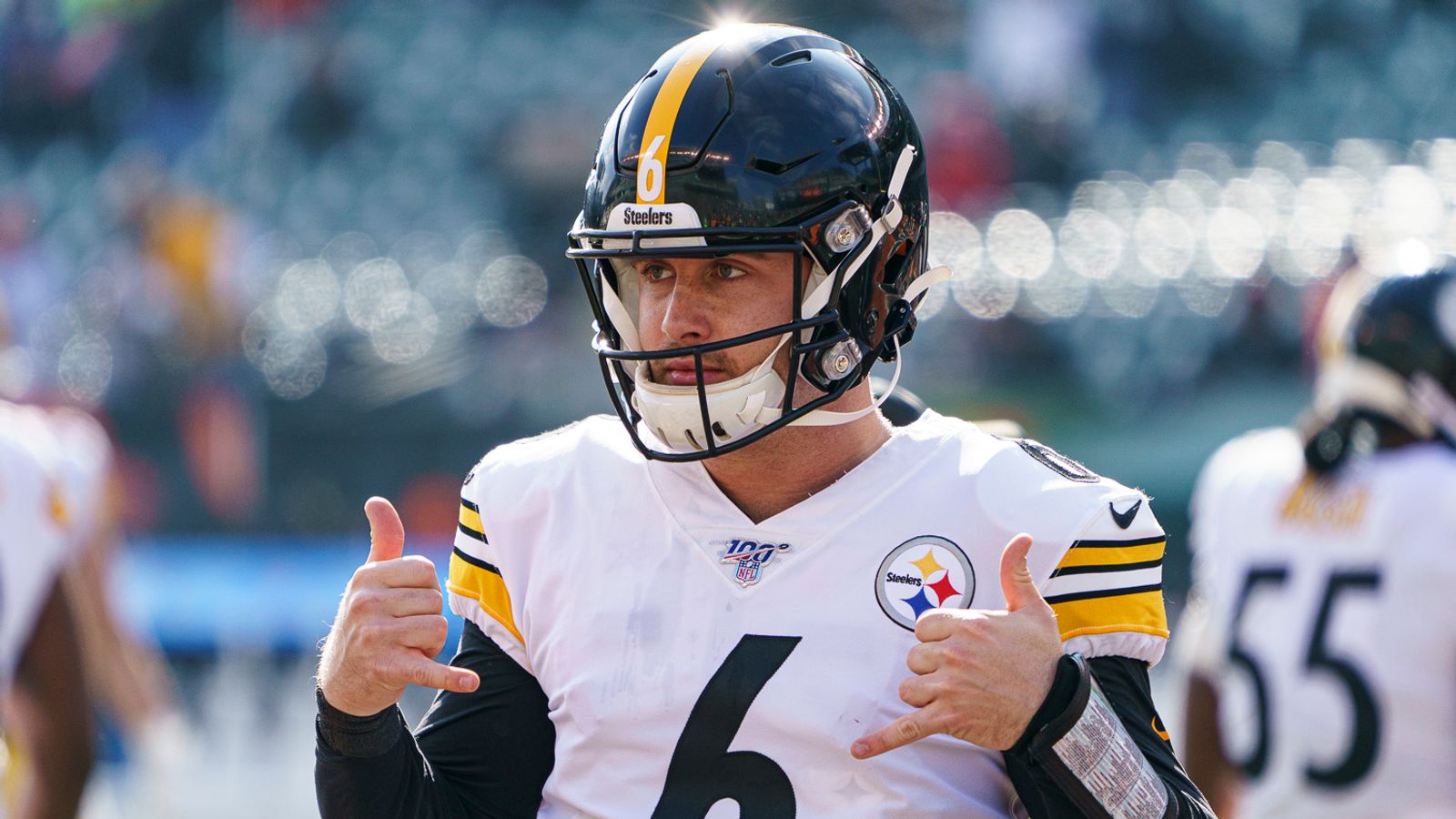 Devlin Hodges takes Ben Roethlisberger's place on Steelers' roster 