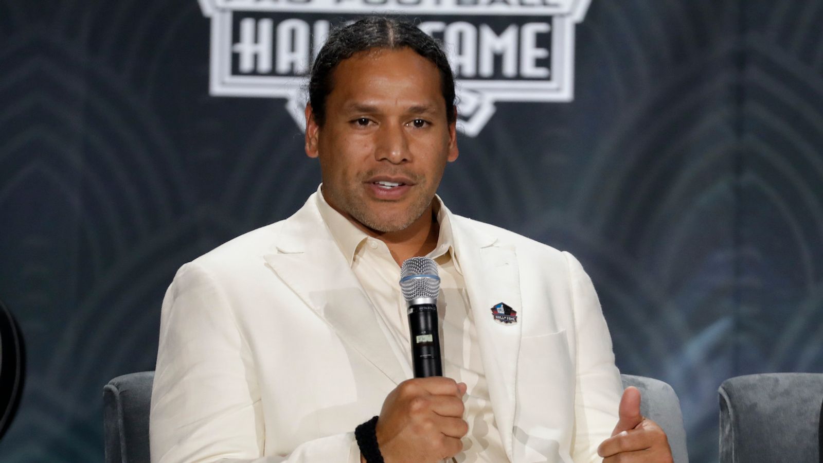 Steelers' Troy Polamalu is retiring: 'It's all about family