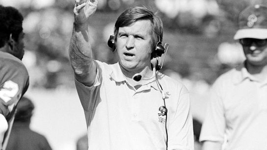 Johnny Majors, architect of 1976 national championship, dies taken on the North Shore (Pitt)