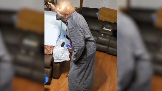 Video: New Steelers LB Highsmith's 92-year-old grandma dances after selection taken on the North Shore (Steelers)