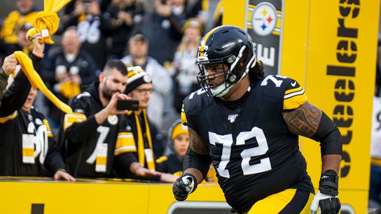 Carter's Classroom: Banner's strong edge seals ☕ taken at Highmark Stadium (Steelers)