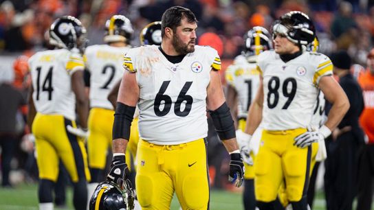 Carter's Classroom: Simple solutions for the O-line ☕ taken at Rooney Complex (Steelers)