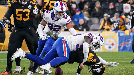 Carter's Classroom: Where was offensive line? ☕ taken at Rooney Sports Complex (Steelers)