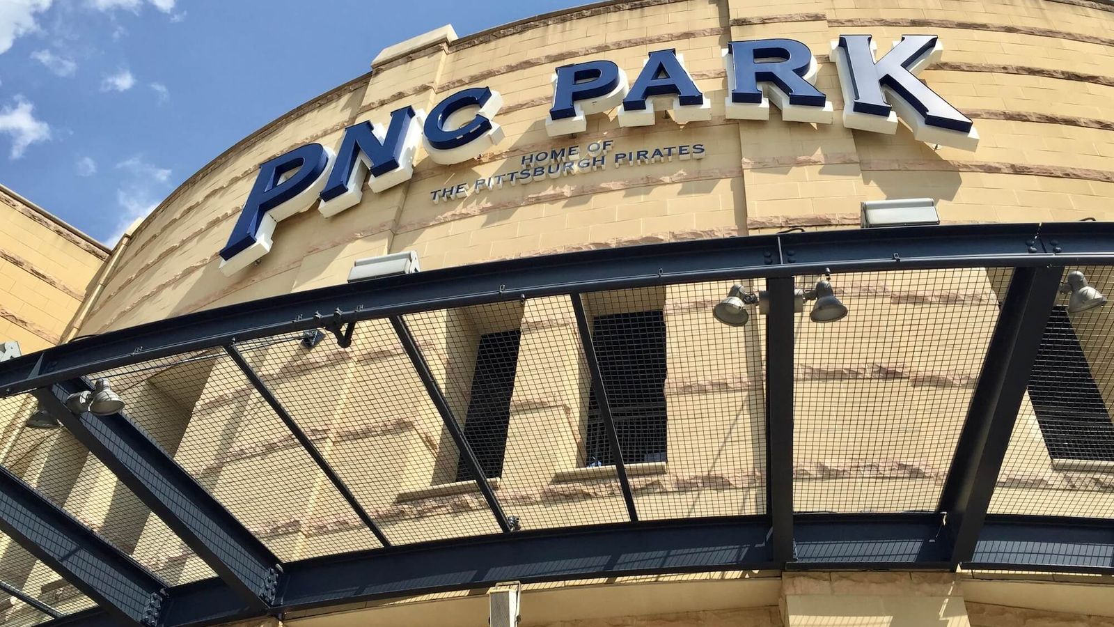 Little Leaguers visit PNC Park, meet Pirates