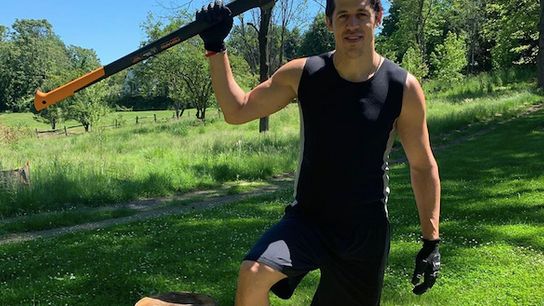 Malkin trains like lumberjack in latest workout video taken on the North Shore (Penguins)